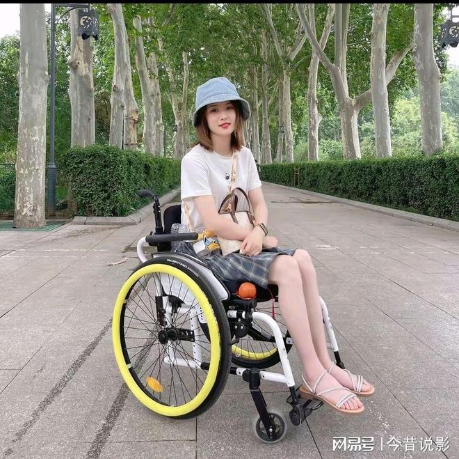 子独自养娃：你还敢说婚姻不是一场考试爱游戏体育“医生老公”跑路、截瘫妻